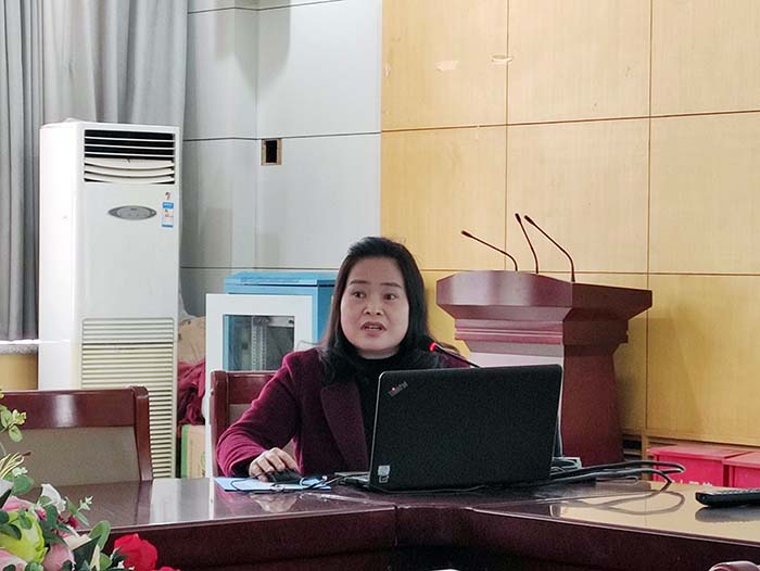 靠谱的菠菜网举办《从疫情防控看制度优势》专题教育报告2.jpg