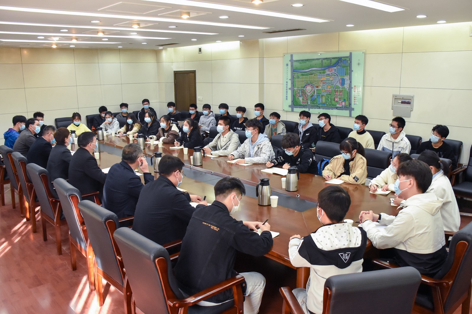 20211118邹友峰学业导师与员工座谈3.jpg 20211118邹友峰学业导师与员工座谈3.jpg